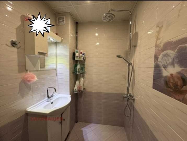 Дава се под наем Тристаен апартамент в Пазарджик, Окръжна болница - 75 кв.м за 306 € - Снимка #1