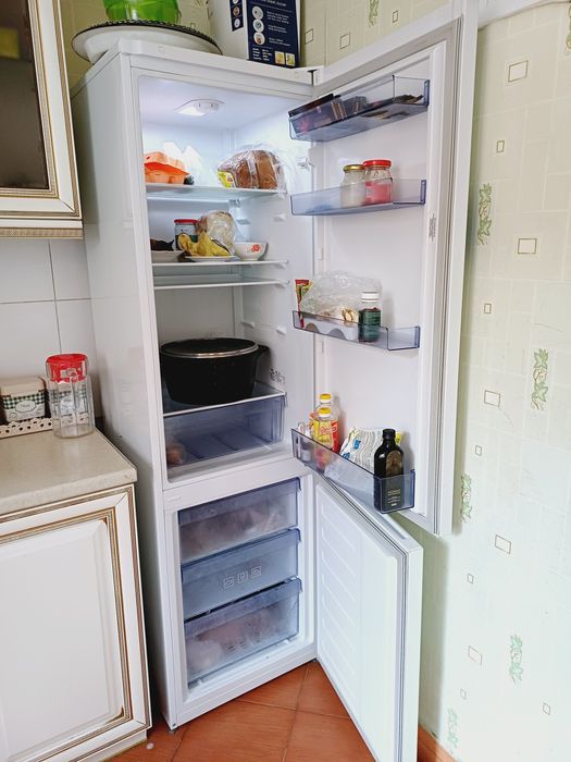 Продам диван ,холодильник,стриральную машину