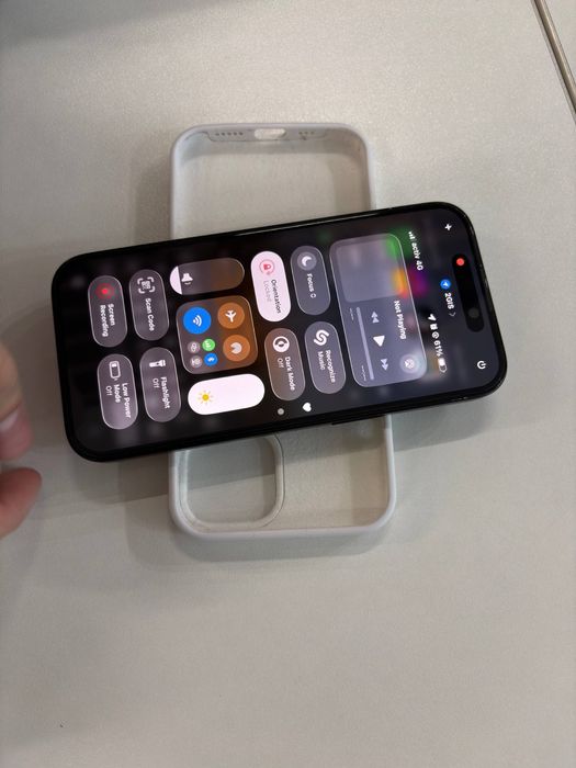 Продам iPhone 15