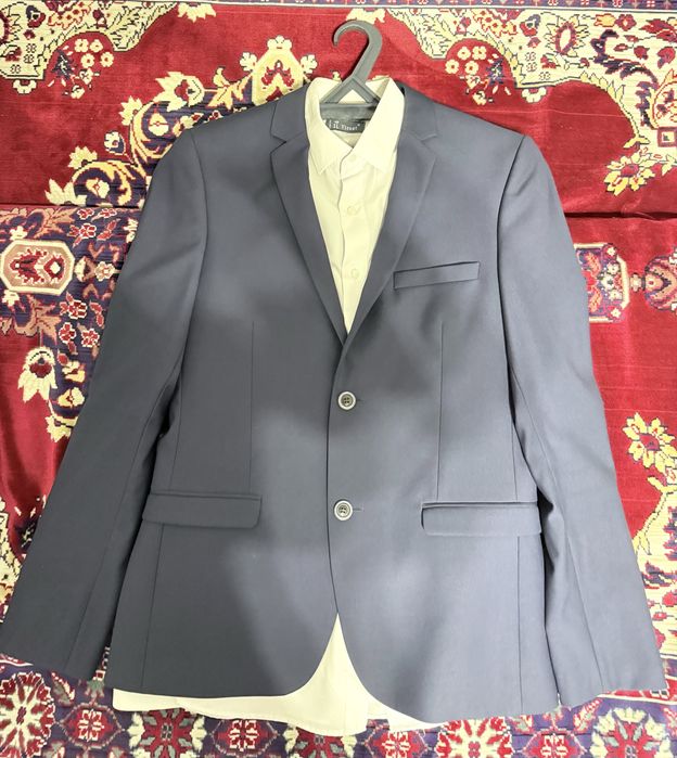 Продам мужской костюм