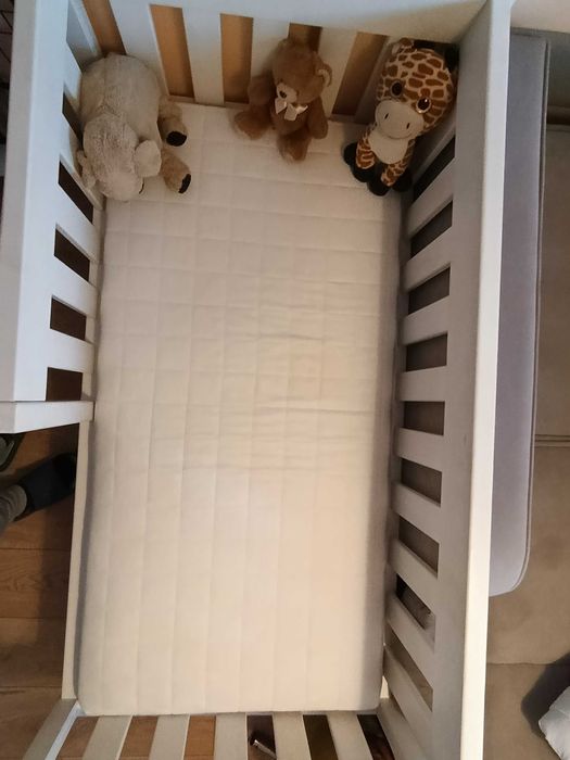 Детско легло тип "Монтесори" по поръчка бял дъб