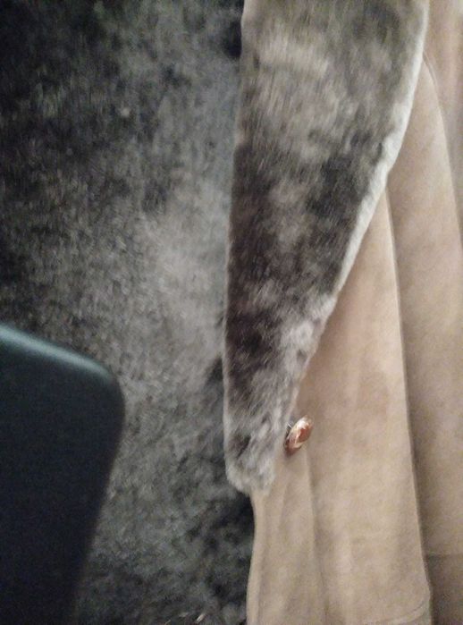 Cojoc din blană  naturală  de oaie, elegant .