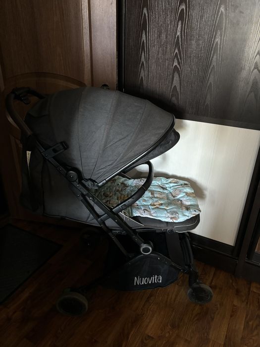 Коляска  Nuovita