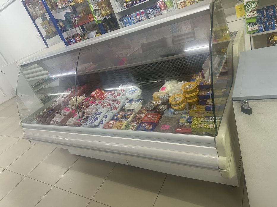 Продам витринный холодилники