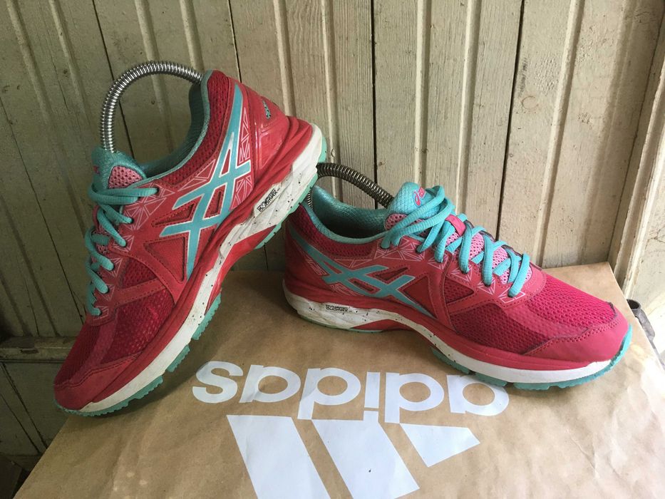 ''ASICS Gt-2000 4''оригинални маратонки 38.5 номер
