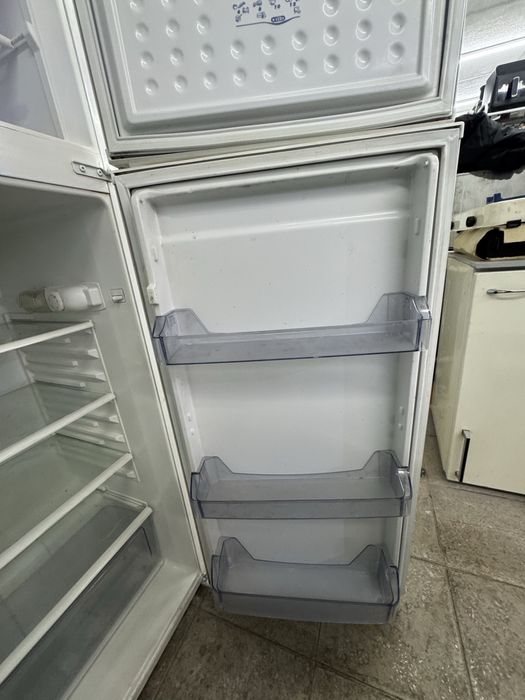 Хладилинк с фризер indesit