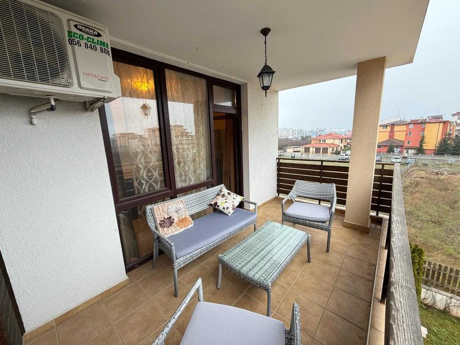 Просторен апартамент с 2 спални, Несебр