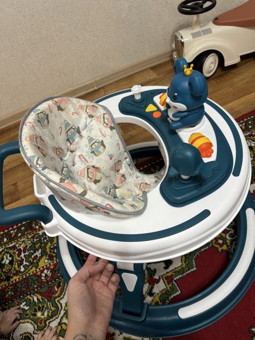 Продам ходунки нейтрального цвета