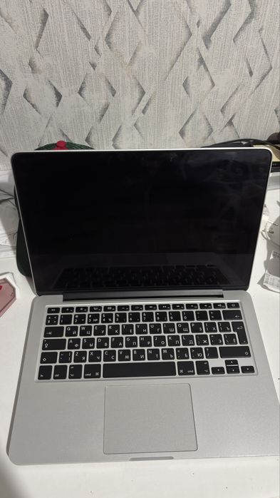 Продам macbook 2015г 512гб