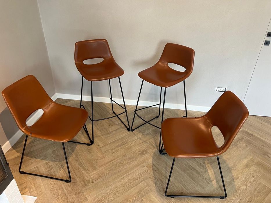 Scaune bar The Home 400lei/bucata