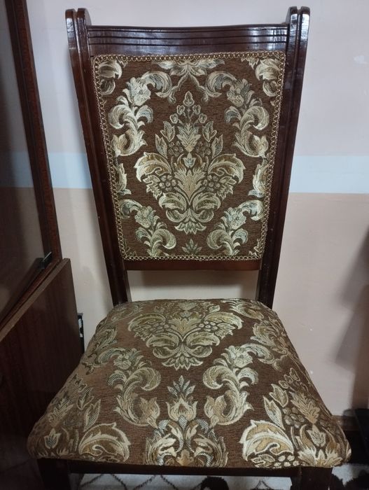 12 ta stul. sotiladi.Donasi 200000 soʻm,