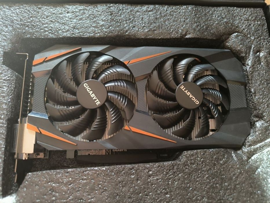 GIGABYTE GTX1060 GDDR5 DirectX-12 возможен обмен!