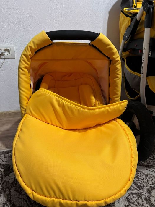 Vand carucior copii 3 în 1