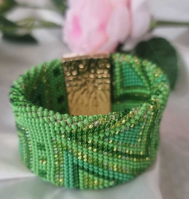 гривна с мъниста