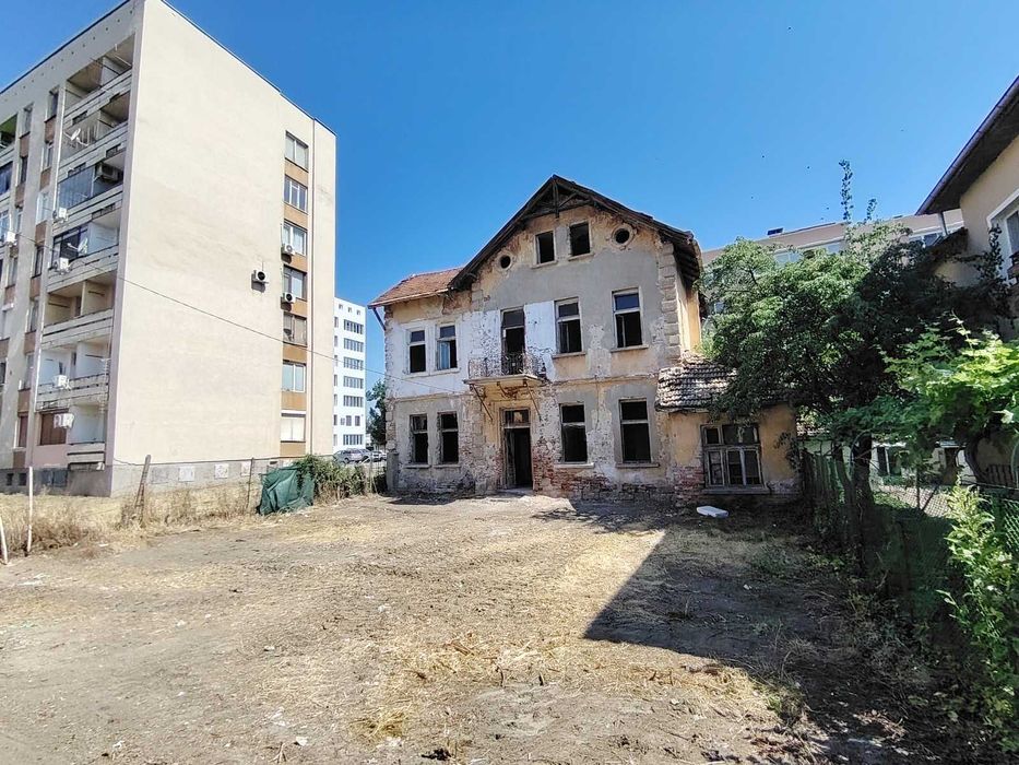 Къща в центъра  на гр. Бяла Слатина