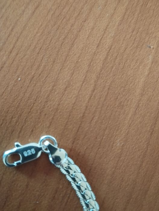 Vând lanț și două brățări