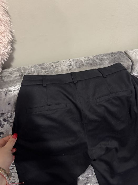 Елегантен черен панталон