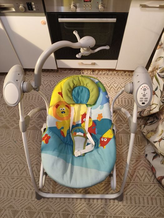 Продам детскую качалку с автокачкой люльки