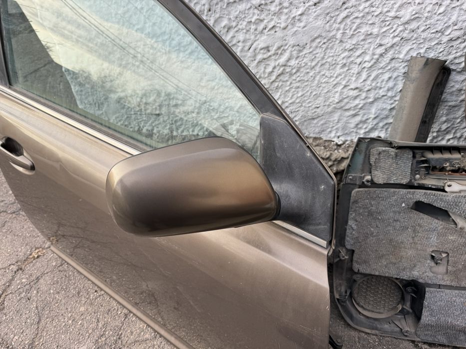 Двери Тойота Авенсис