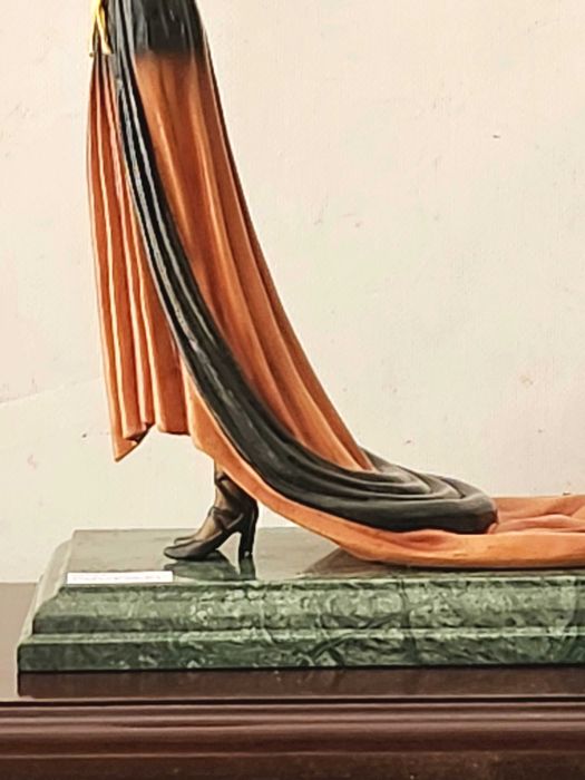 Статуетка „Дама в дълга рокля“ – G. S. Cassel, France