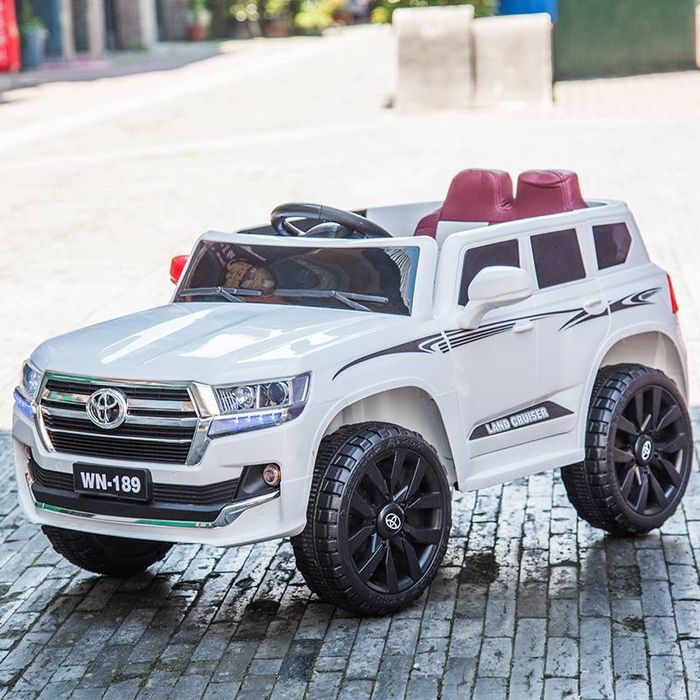 Toyota Land Cruiser 300 va 200 bolalar mashinasi детская машина с пуль