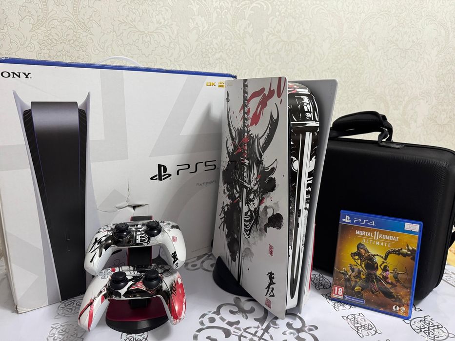 Продам Ps 5 825 гб  +2 джостика