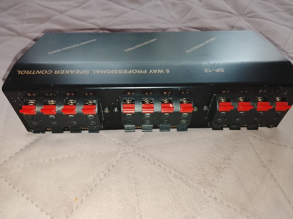 Selector boxe stereo SP-13