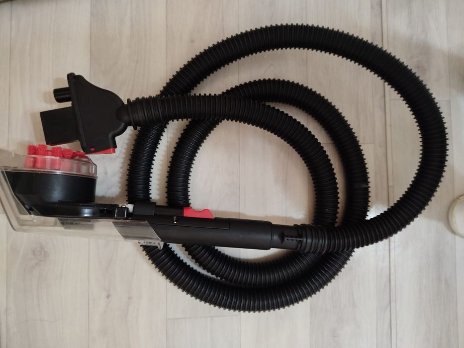 Продам химчустку пылесос