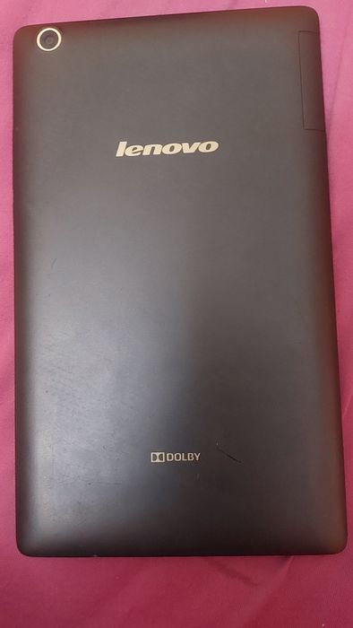 Таблет Lenovo 9" (пукнат)