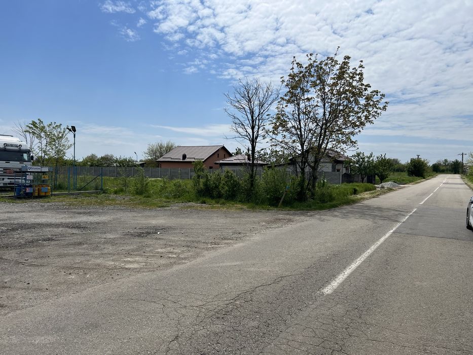 Teren intravilan de vanzare