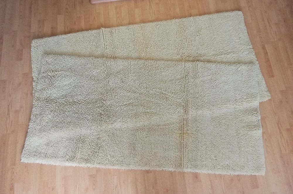 2 броя бели китеници