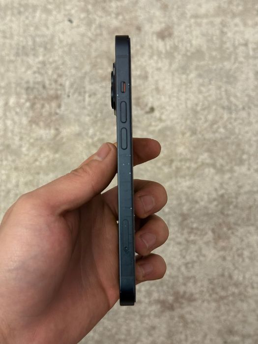 В продаже iphone 14 blue