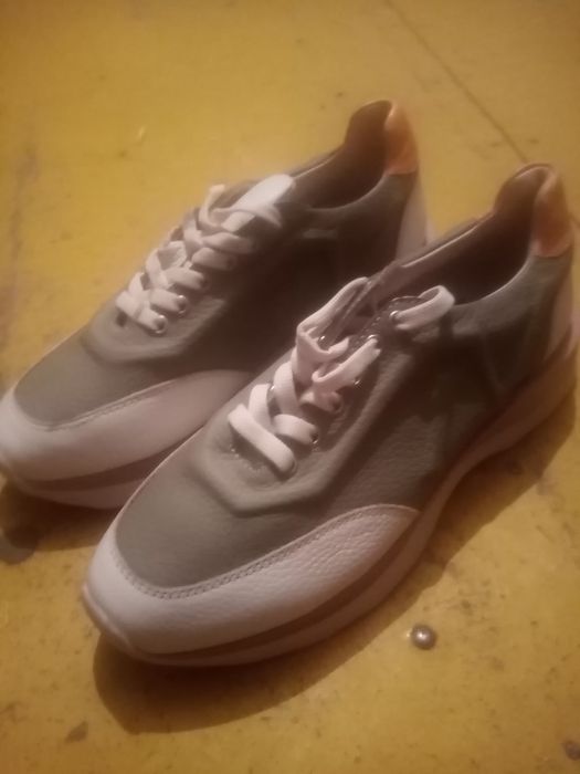 Кроссовки новыйй