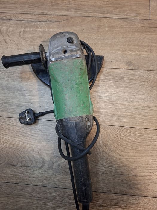 Vând polizor Hitachi G23ss defect!