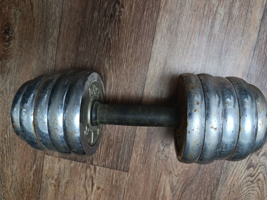 Продам отличные гантели