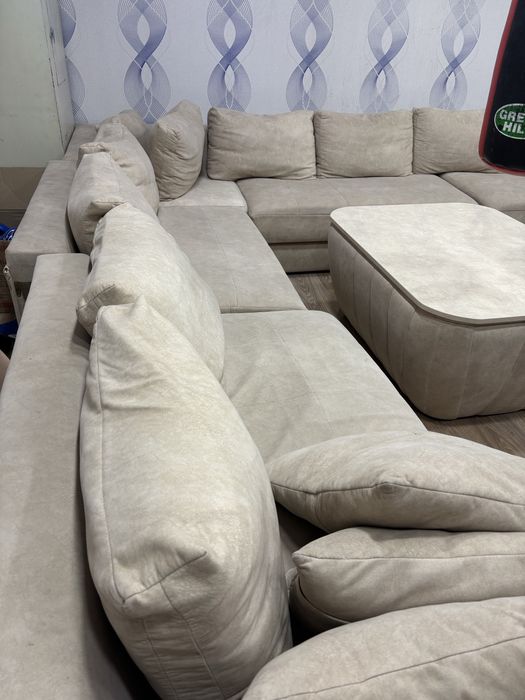 Ugalok divan sotiladi