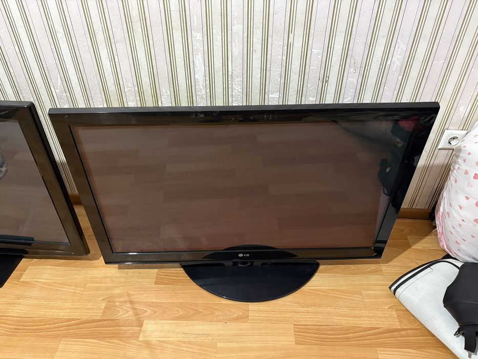 Телевизор LG срочно