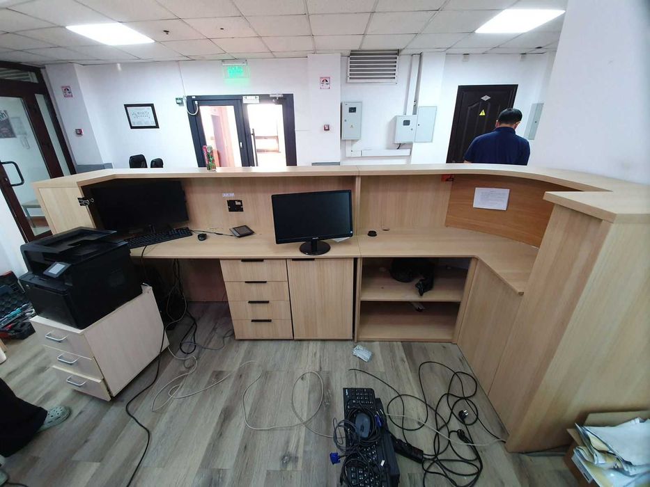 ресепшен офисный б/у