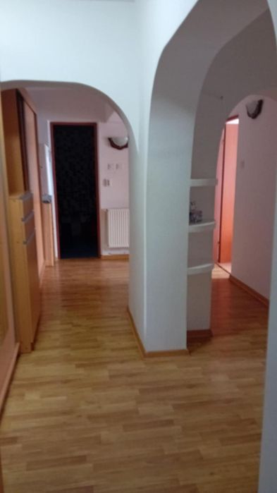 Vând apartament 3 camere