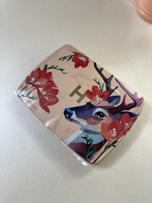 Hourglass highlither deer