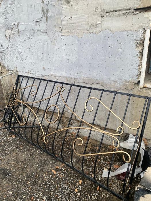 Продам пластиковый дверь окно