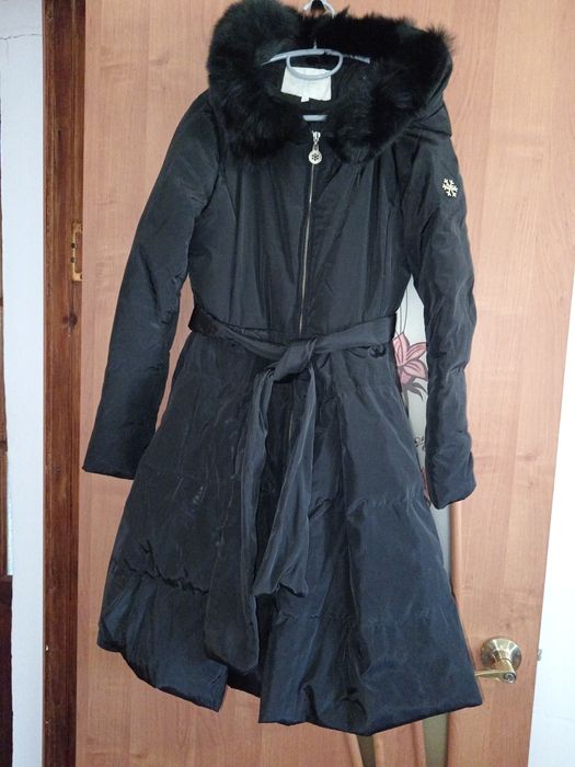 Продам пуховик для девушки, размер S