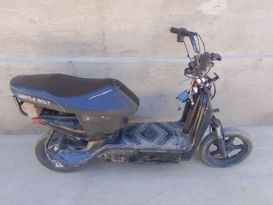 Продам скутер 15000