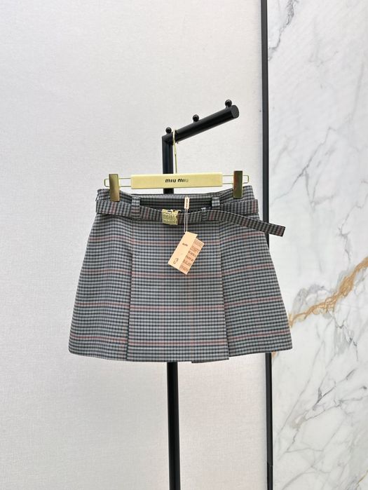 Дизайнерска дамска пола XS