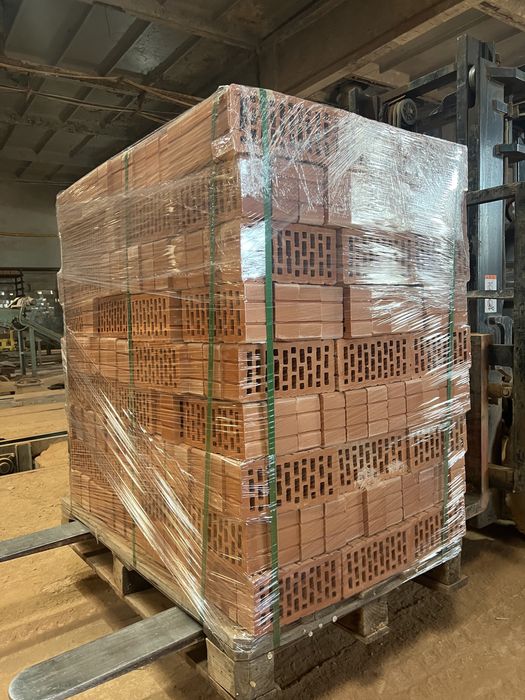 Керамический красный кирпич