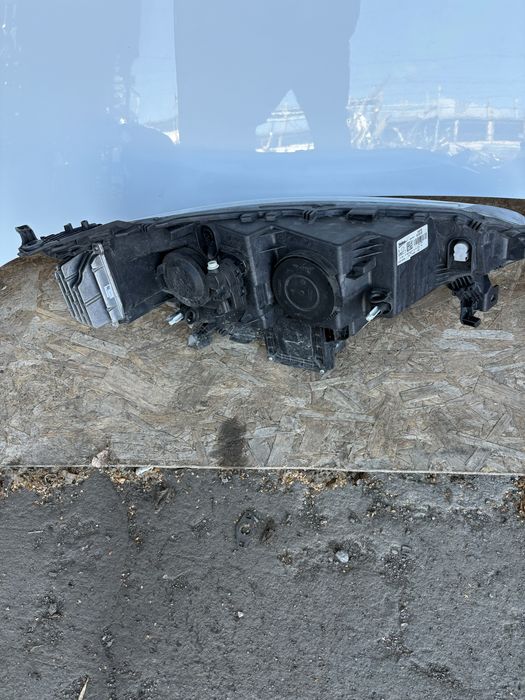 Ляв фар за Renault Megane 2017год.