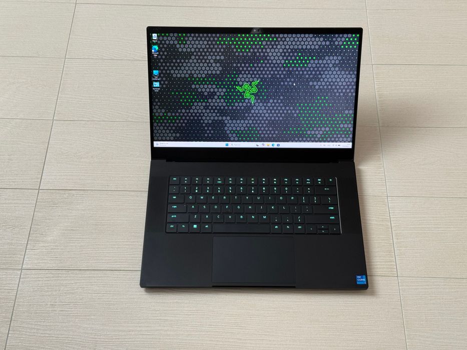 Геймърски Лаптоп 15.6’ QHD 240Hz RTX 4070 8GB Core I7-13800H Razer Blade 15 32GB DDR5 1TB SSD