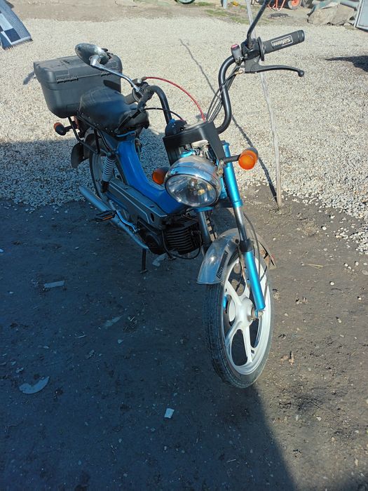 Vand scuter 49 în stare de funcționare