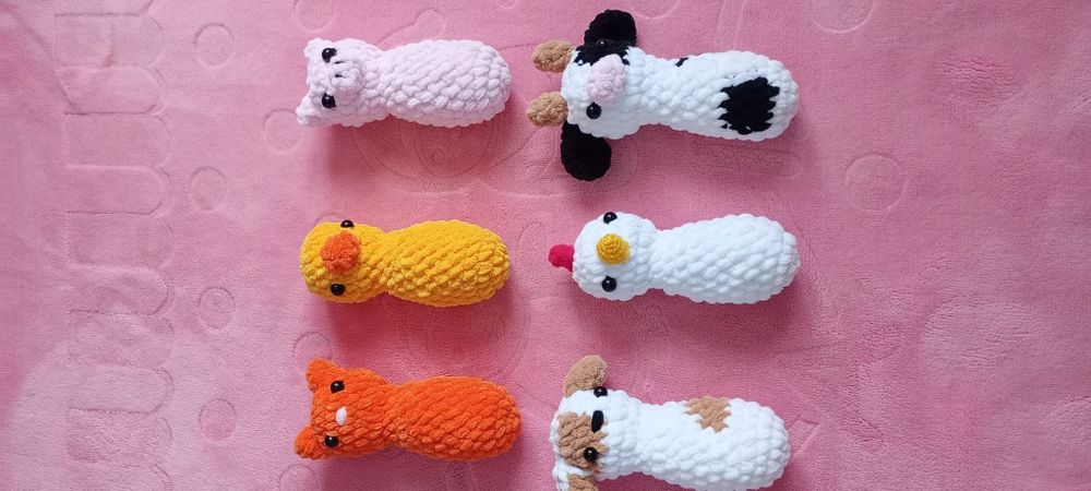 Fermă de animaluțe croșetate manual