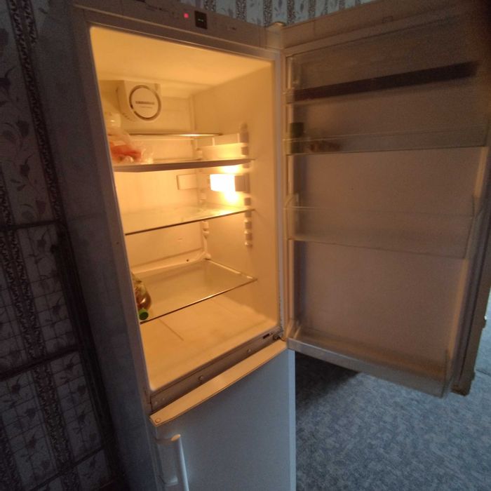 Хладилник Либхер 180 см